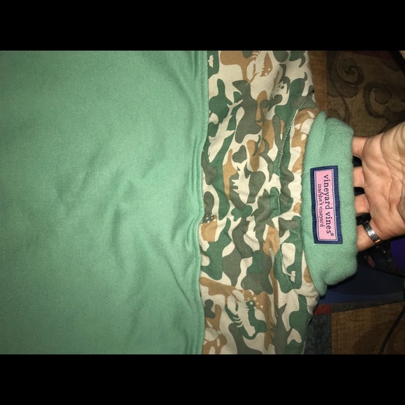 Vineyard Vines Sweater - Picture 3 of 7